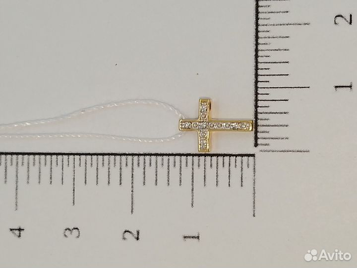 Золотая подвеска с камнем