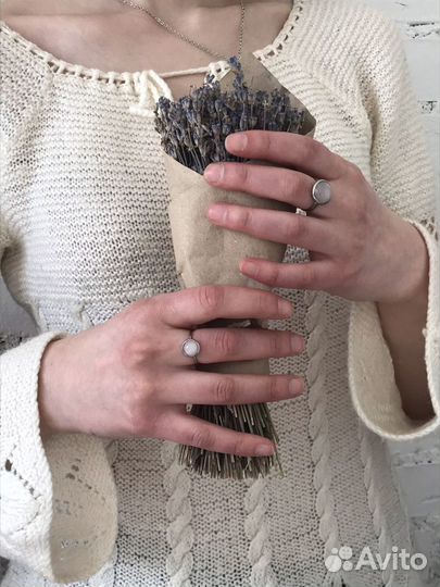 Серьги с лунным камнем