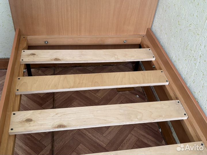 Кровать односпальная