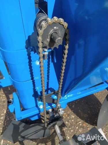 Картофелесажалка цепная с бункером для удобрений