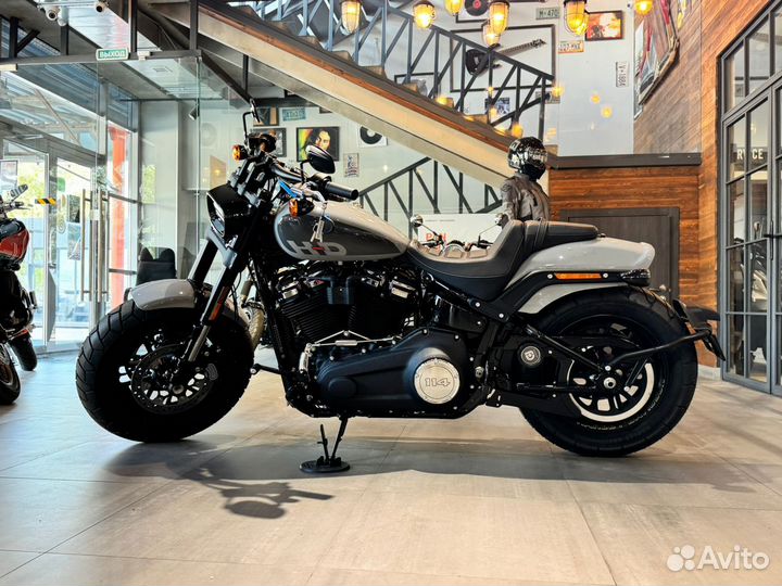 Harley-Davidson Softail Fat Bob (Billiard Gray) 20