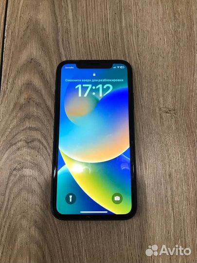 Телефон iPhone 11