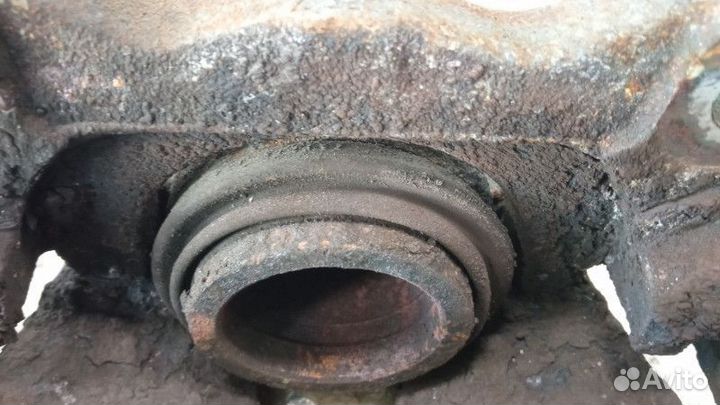 Суппорт тормозной передний правый Опель Астра Н