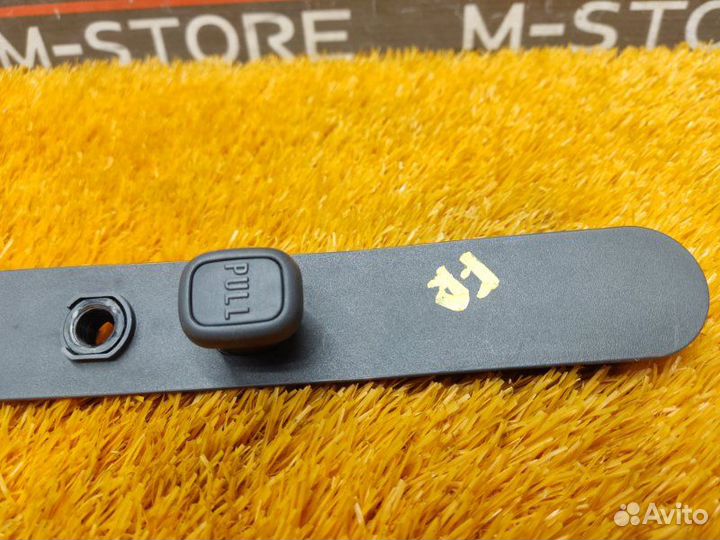 Направляющая ремня безопасности передняя правая