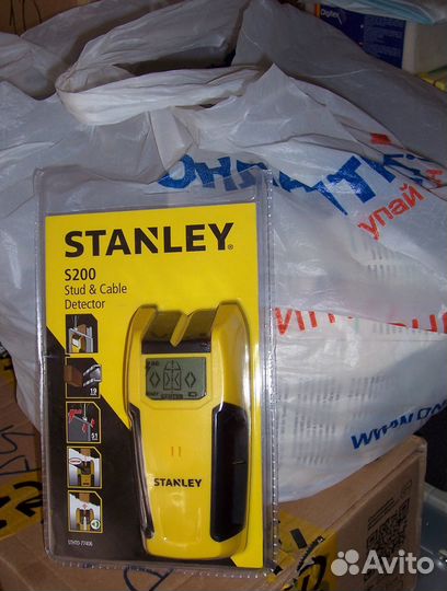 Детектор скрытых неоднородностей Stanley S200