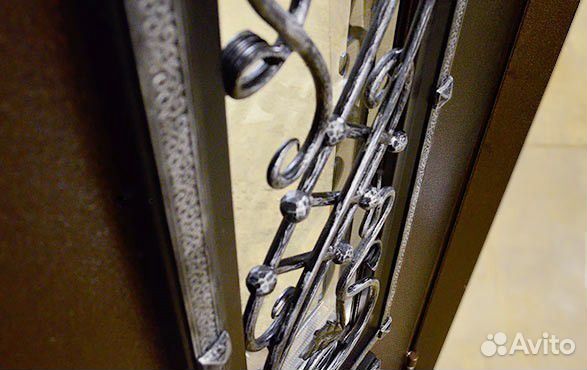 Входная металлическая дверь Броня Коттедж