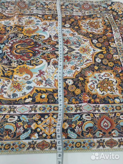 Декоративная скатерть для стола. Подарок