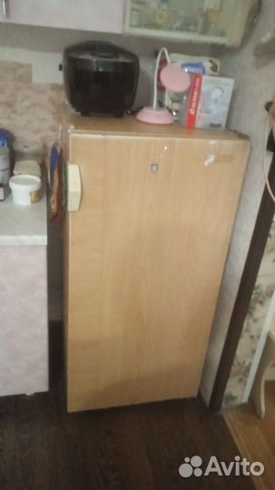 Продам быстро Холодильник бу маленький
