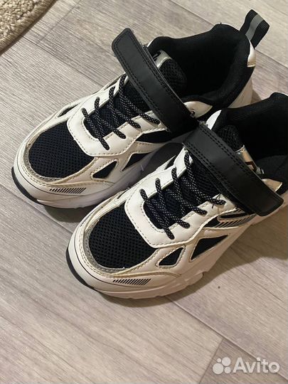 Кроссовки детские
