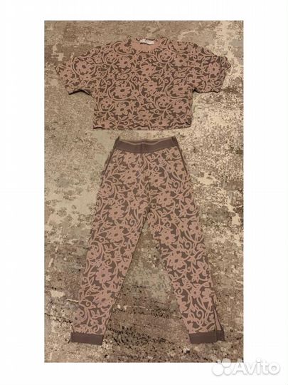 Спортивный костюм женский