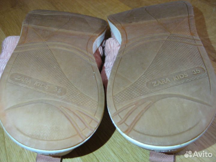 Кроссовки Zara