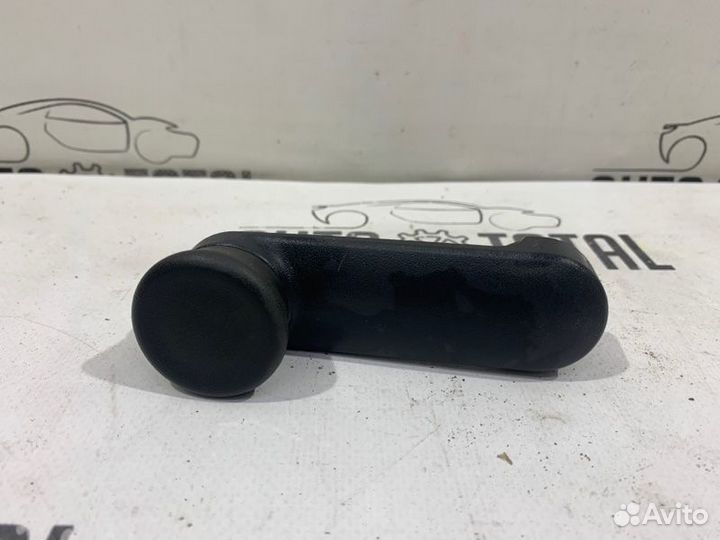 Ручка стеклоподъемника задняя Opel Astra H Z18XER