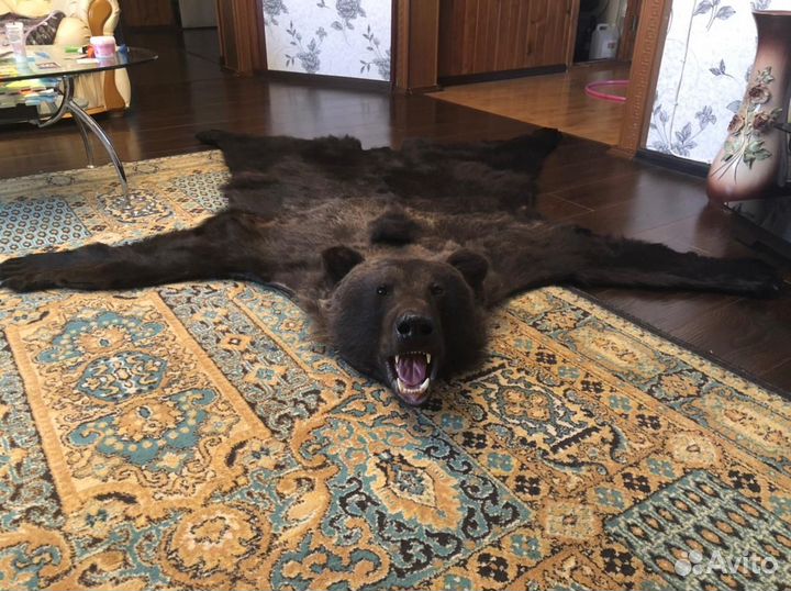Ковер из шкуры медведя (имитация)