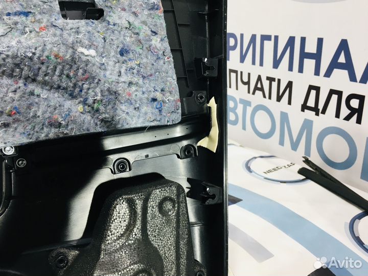 Обшивка передней левой двери Kia Venga