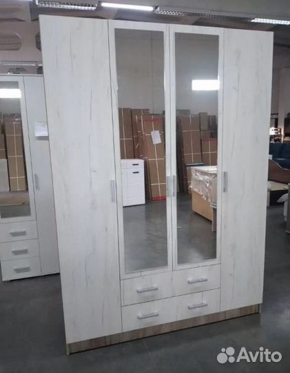 Шкаф четырехстворчатый