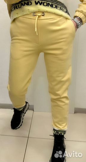 Спортивный костюм женский