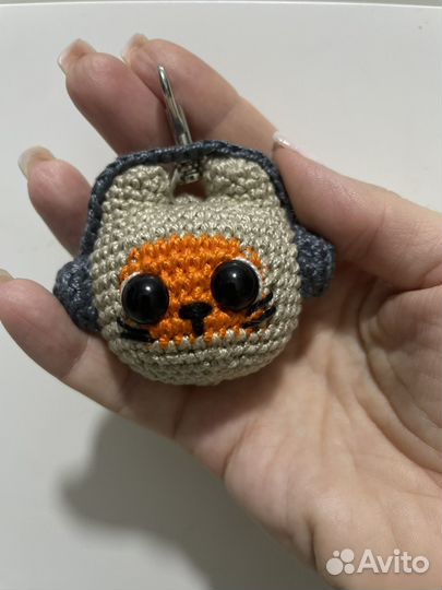 Брелок вязанный ручная работа