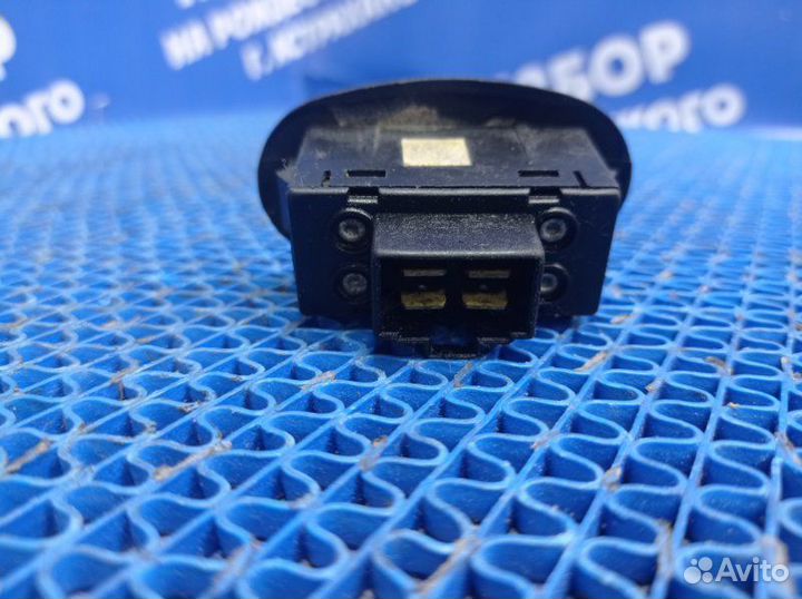 Кнопка открывания багажника Daewoo Nexia седан