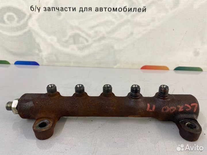 Топливная рейка правая Toyota Land Cruiser 200