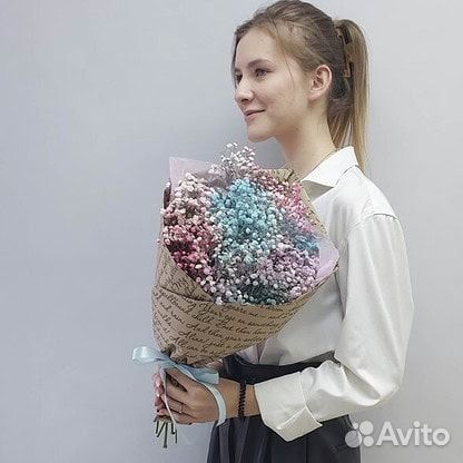 Букет из разноцветной гипсофилы