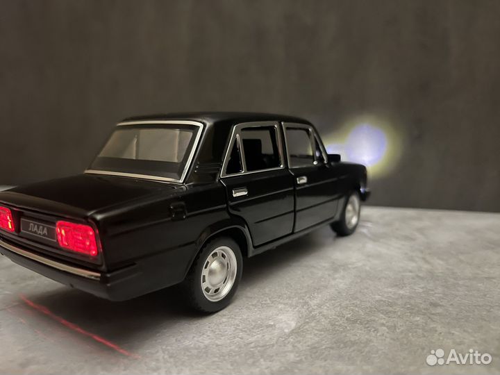 Модель машины Ваз 2107 черная 1:24