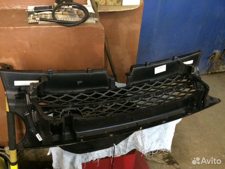 Решётка радиатора Range Rover Sport 2010 год
