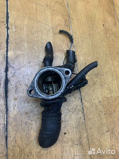 Корпус термостата Opel Astra H Z19DTH 2007