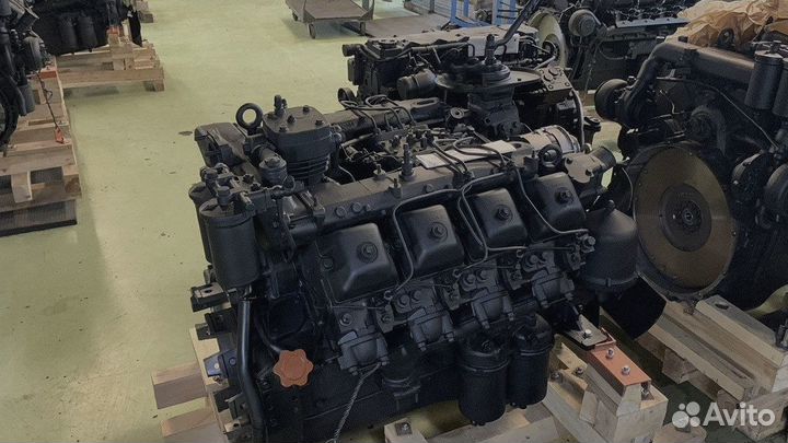 Двигатель740.10-220