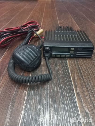 Стационарная радиостанция icom IC-F211