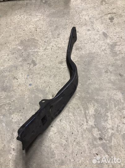 Кронштейн крепления фары Mercedes e212