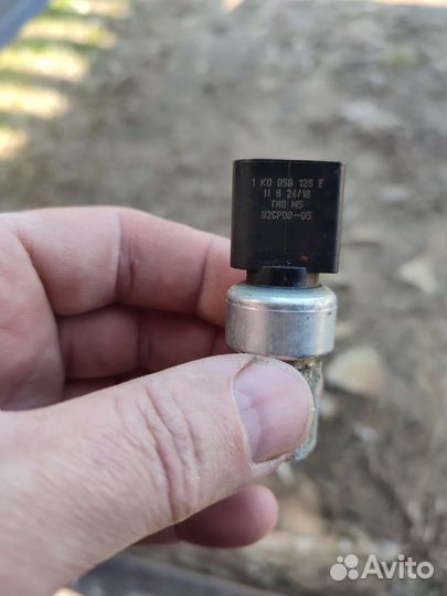 Датчик давления кондиционера VW, audi, skoda