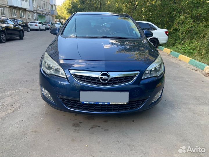Opel Astra, 2012