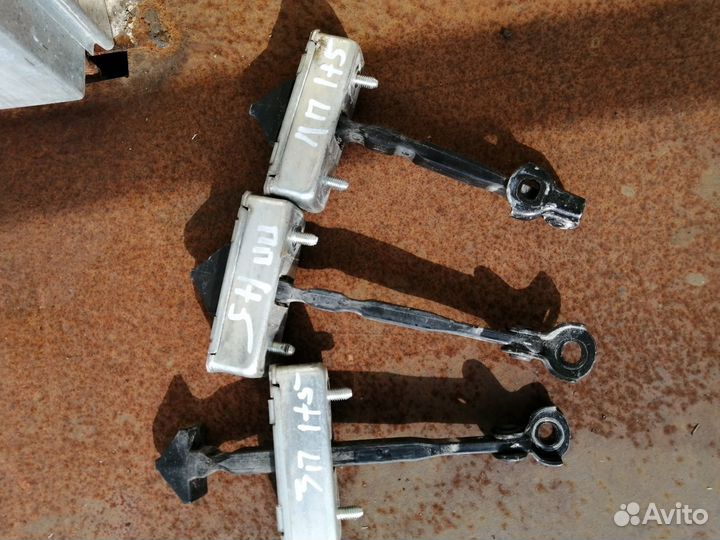 Ограничитель двери Mazda Cx-9 3.7 2011