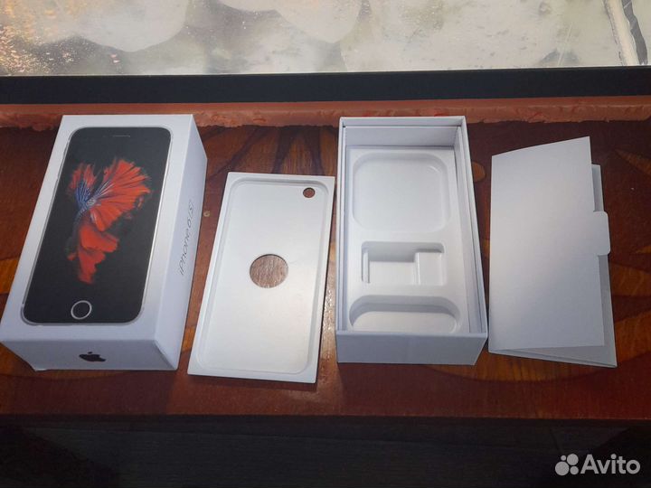 Коробка от iPhone 6s