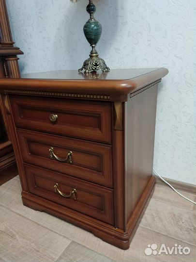 Тумба прикроватная 