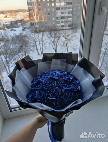 Букет из атласных роз