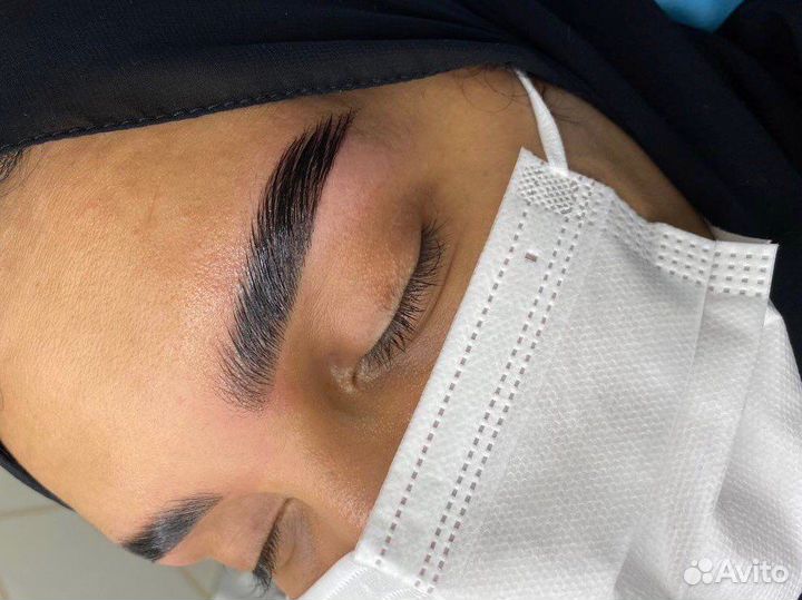 Наращивание ресниц с выездом на дом или в салоне