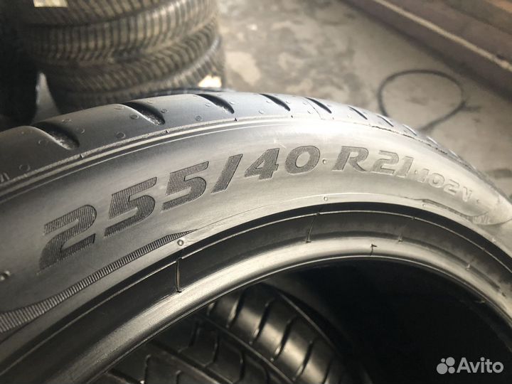 Pirelli P Zero PZ4 255/40 R21