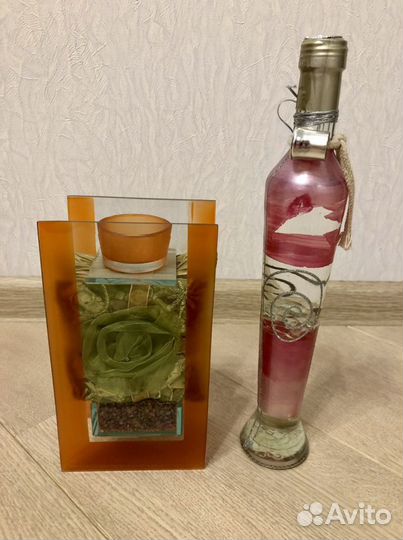 Подсвечник стеклянный и бутылка