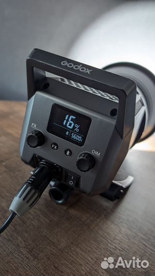 Осветитель Godox litemons LA200D 230 Вт