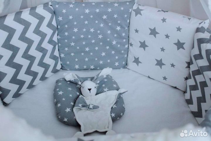 Бортики-подушки в кроватку малыша. Пошив