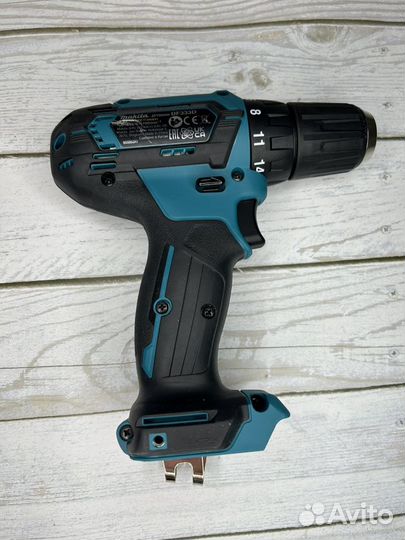 Аккумуляторный шуруповерт Makita DF333D