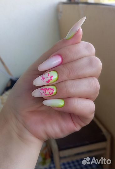 Маникюр на дому