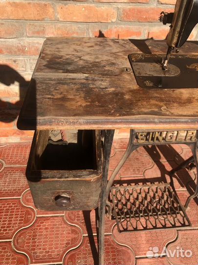 Швейная машинка сингер