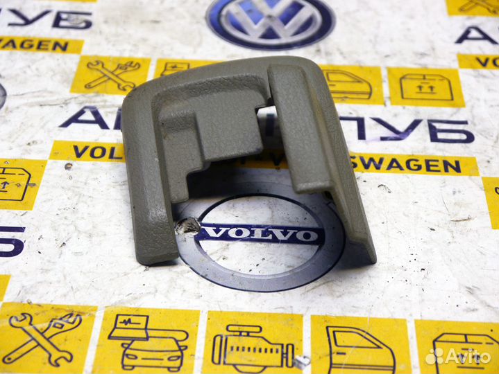 Заглушка крепления сиденья левая Вольво XC90