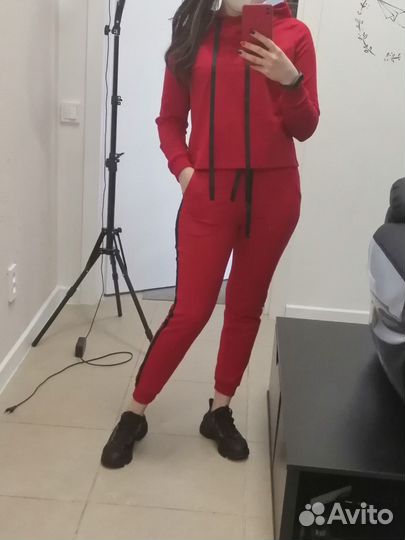 Спортивный костюм женский