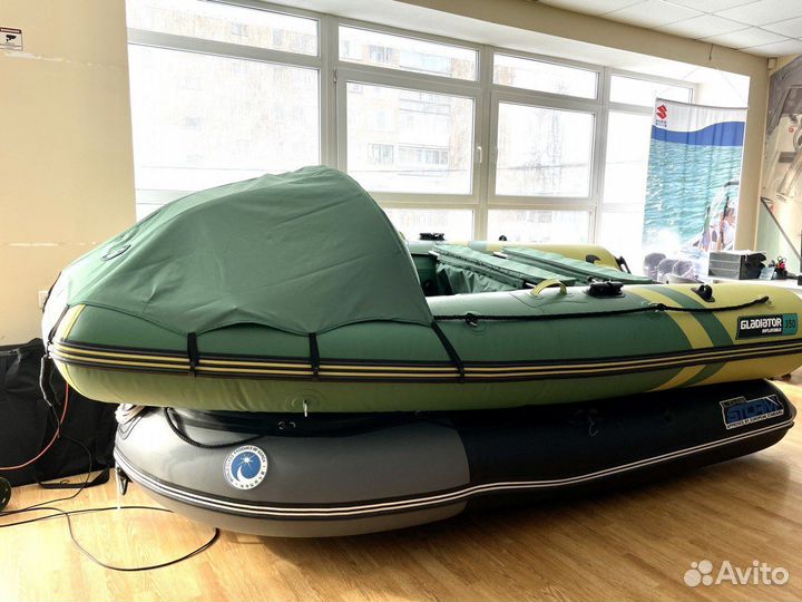 Лодка Gladiator 380 PRO