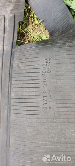 Комплект резиновых ковриков Нива 21214