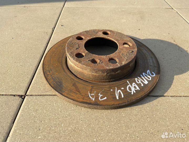 Тормозной диск задний Volkswagen Golf 4