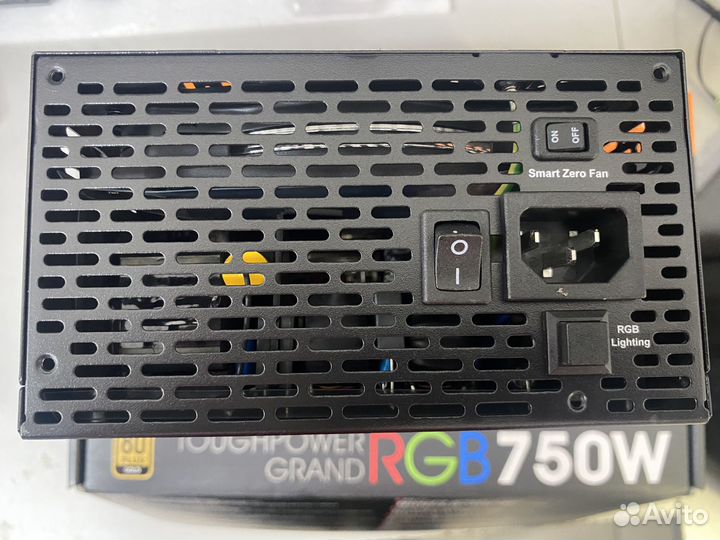Блок питания thermaltake 750